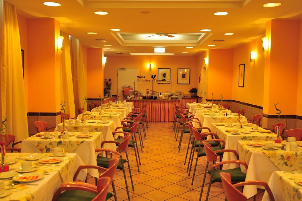 Hotel Mado Köln Eksteriør billede